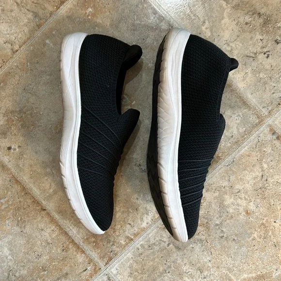 CLARKS SLIP-ON SNEAKERS - Picture 4 of 9